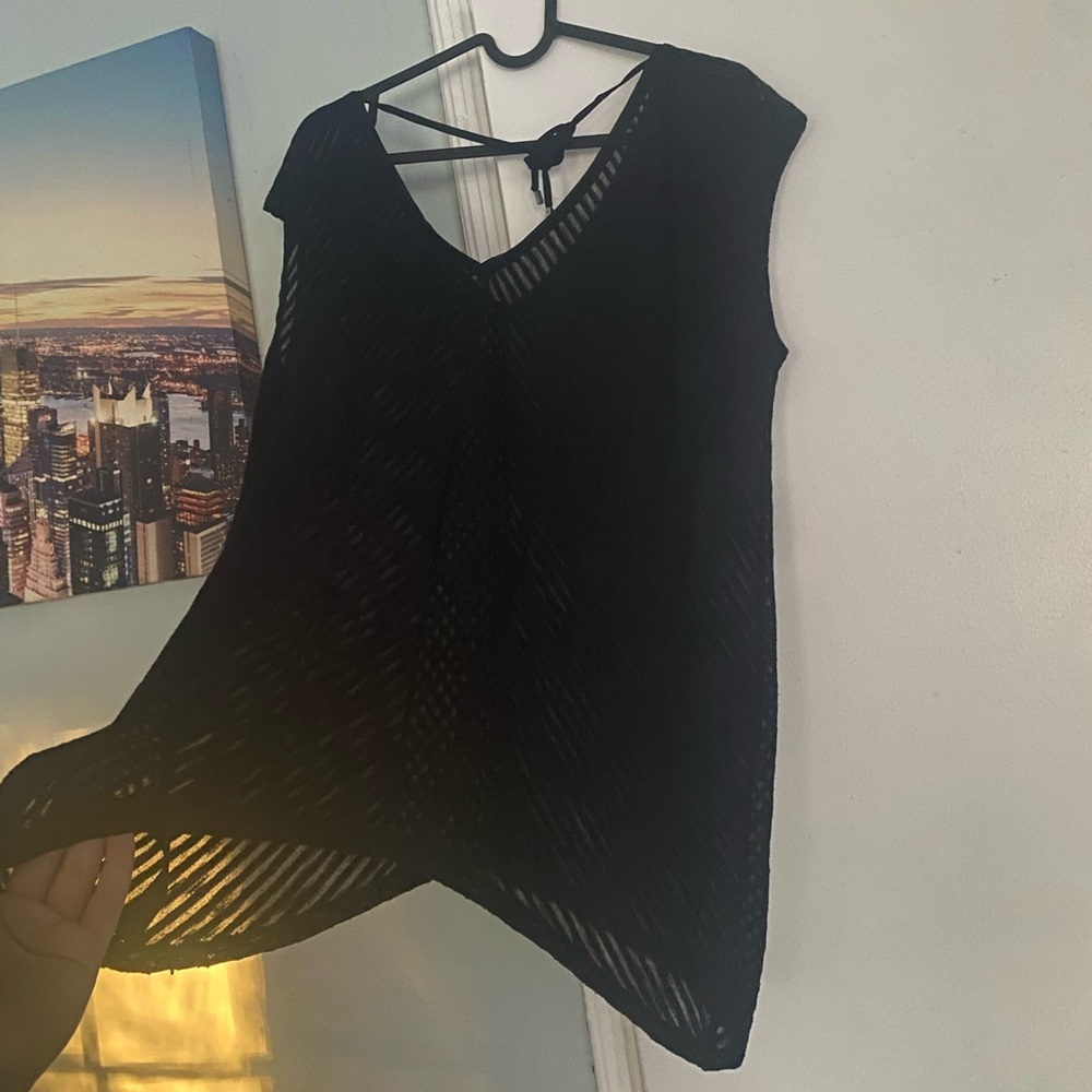 ❤️❤️ WHBM White House Black Market Black Shirt